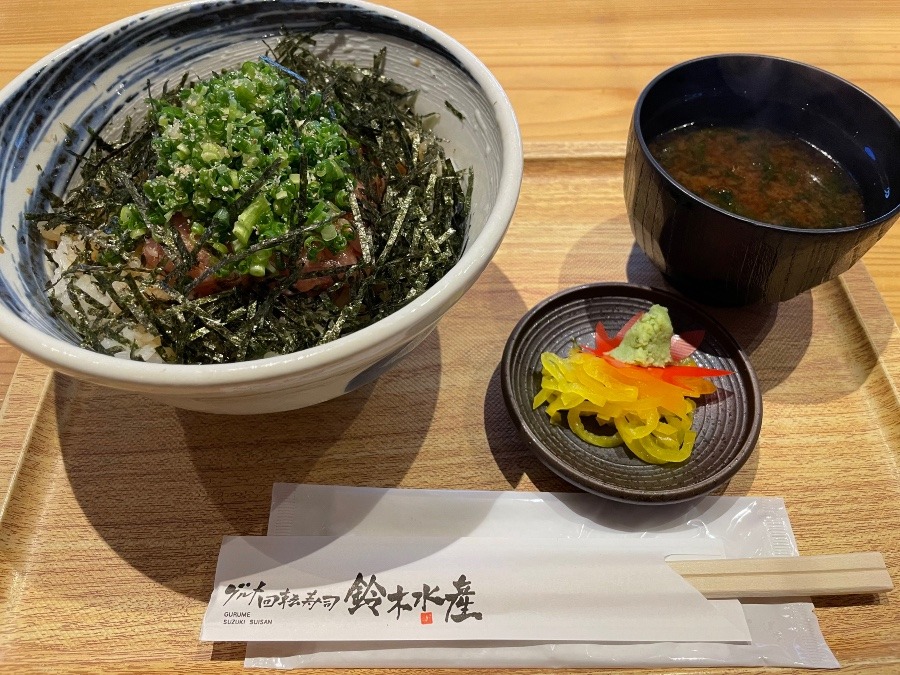 鈴木水産のネギトロ丼／玉城